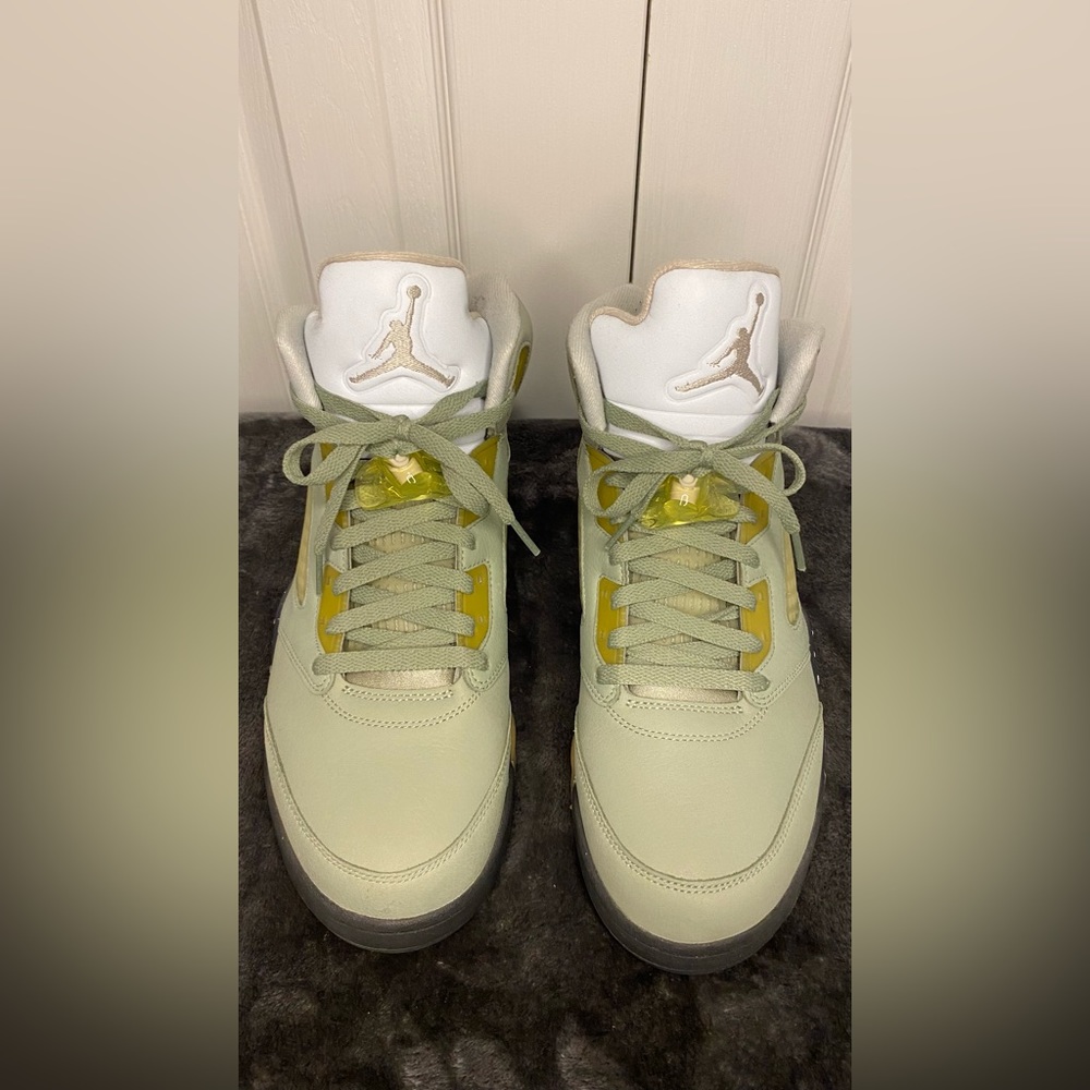 NIKE AIR JORDAN 5 RETRO, Size 12